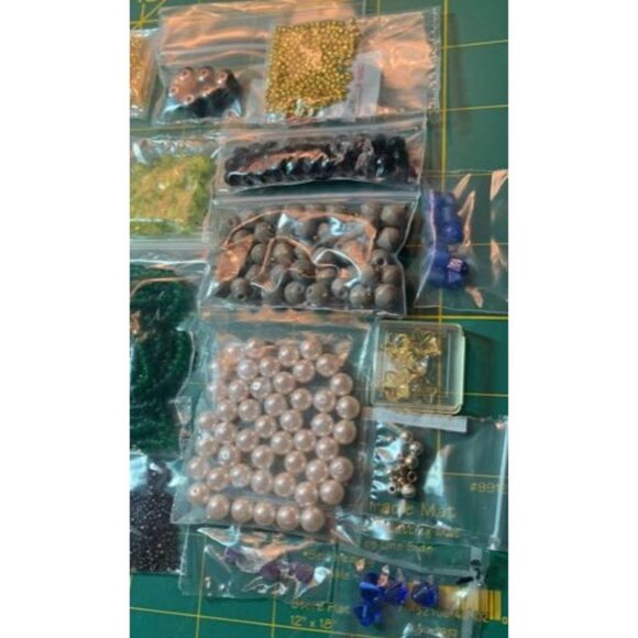 Mixed Bead & Jewelry Making Supplies Set with Keychain Charm Accessories - Picture 3 of 8